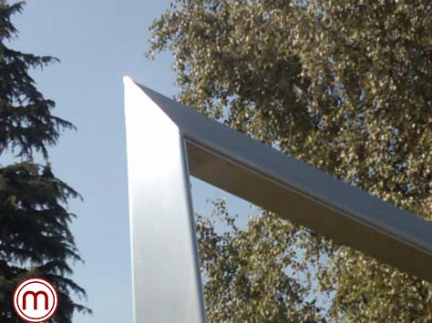 Doccia esterna in acciaio per piscina (dettaglio)